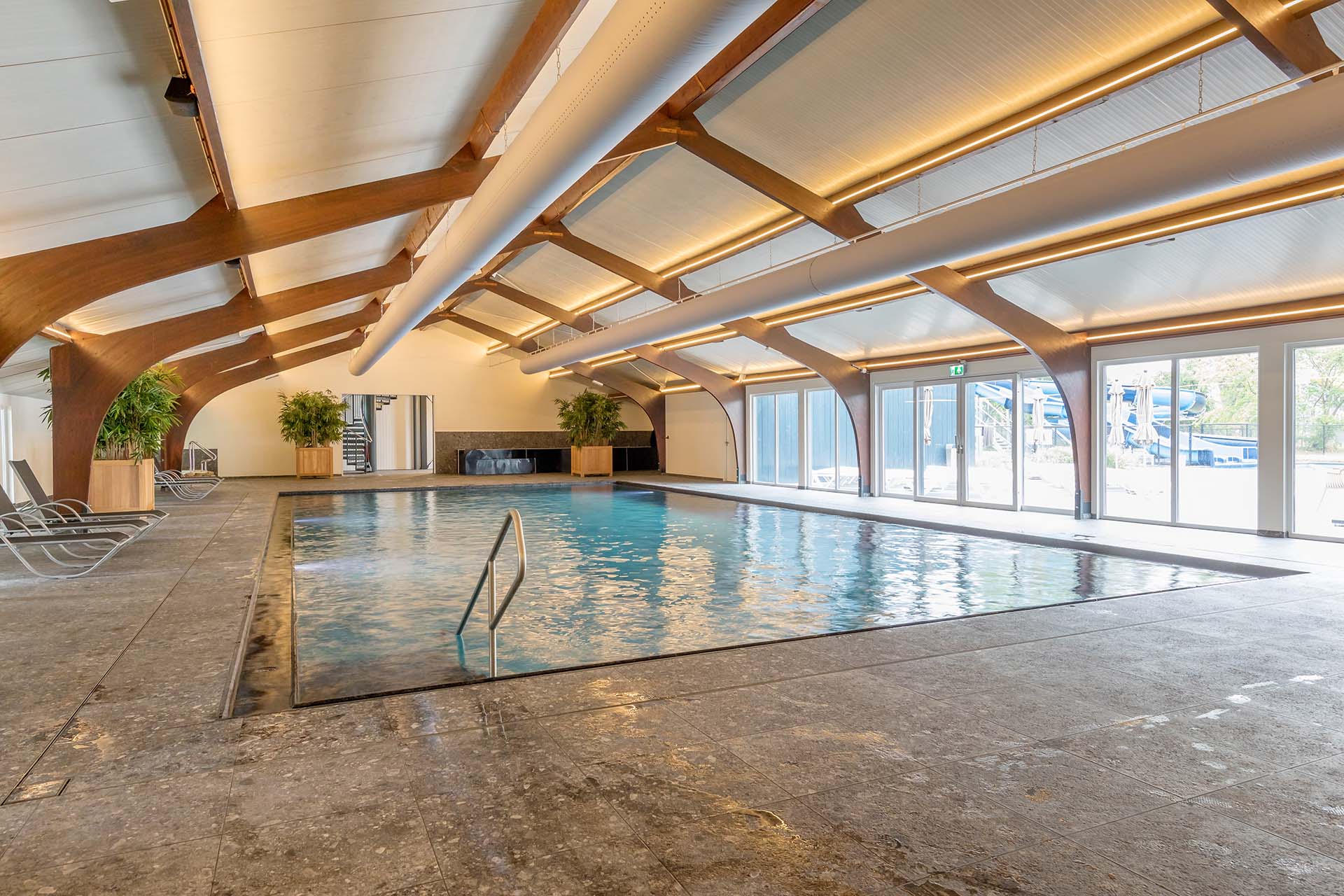 Binnen zwembad (2)